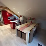 Apartament Race &